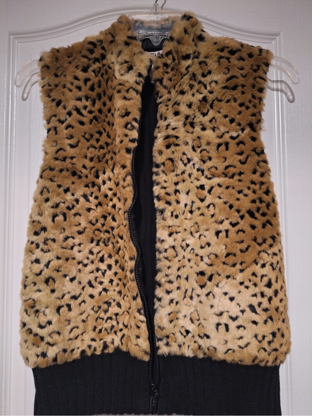 Tiara Faux Fur Leopard-Print Vest in Tan and Black